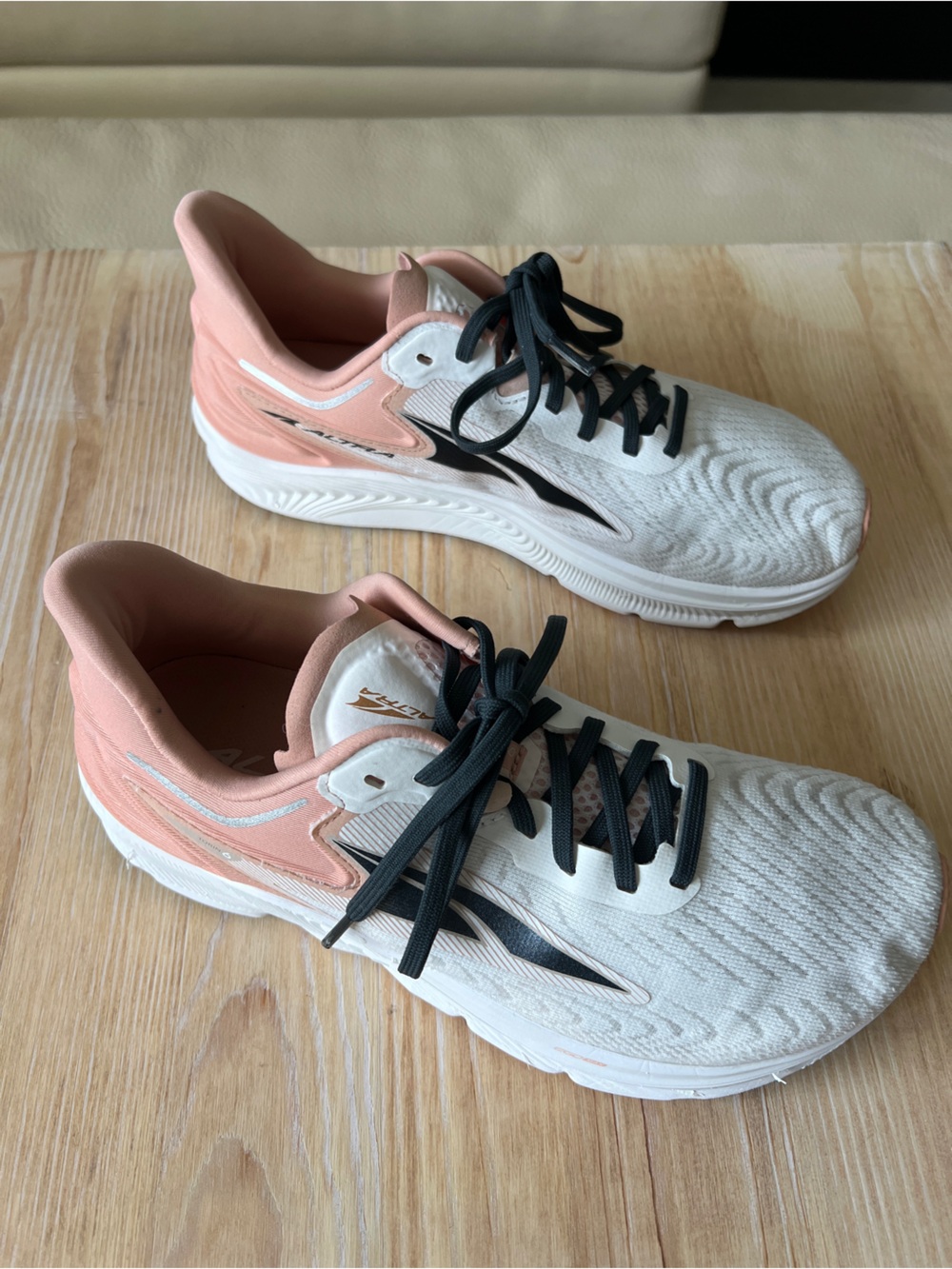 Altra Women's Running Shoes - White & Peach with Black Laces